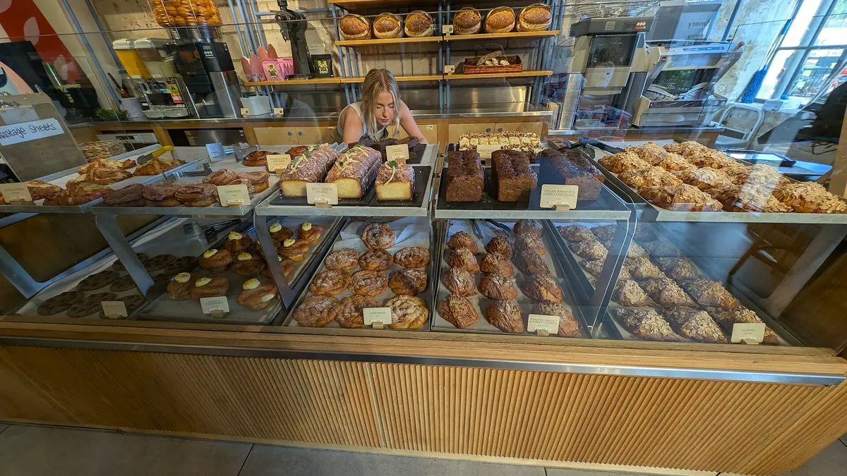 Dutson Bakery – bakery in Breightmet, Bolton
